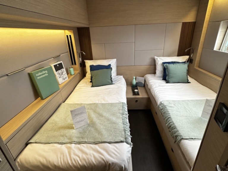 Lagoon Lagoon 60 in Castellammare di Stabia on SamBoat