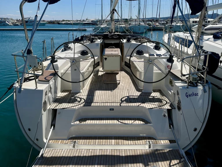 Rent a Bavaria Cruiser 45 Sukošan