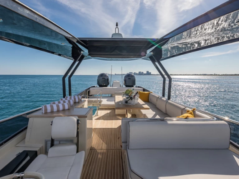 Luxury Yacht rental in Dubai Marina - Sunseeker Sunseeker 60