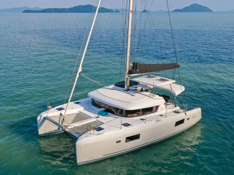 Catamaran rental with or without captain Lagoon Néa Péramos