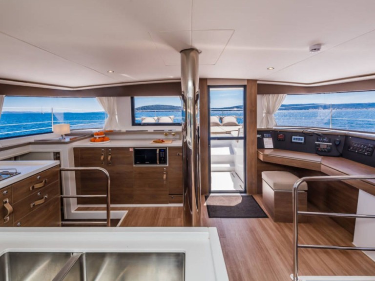 Catamaran for rent Cannigione at the best price