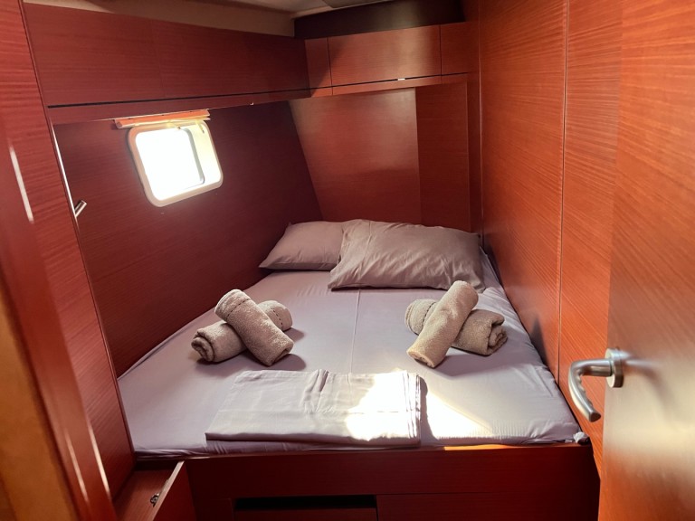 Bareboat Rental Sailboat Hanse with a boat licence