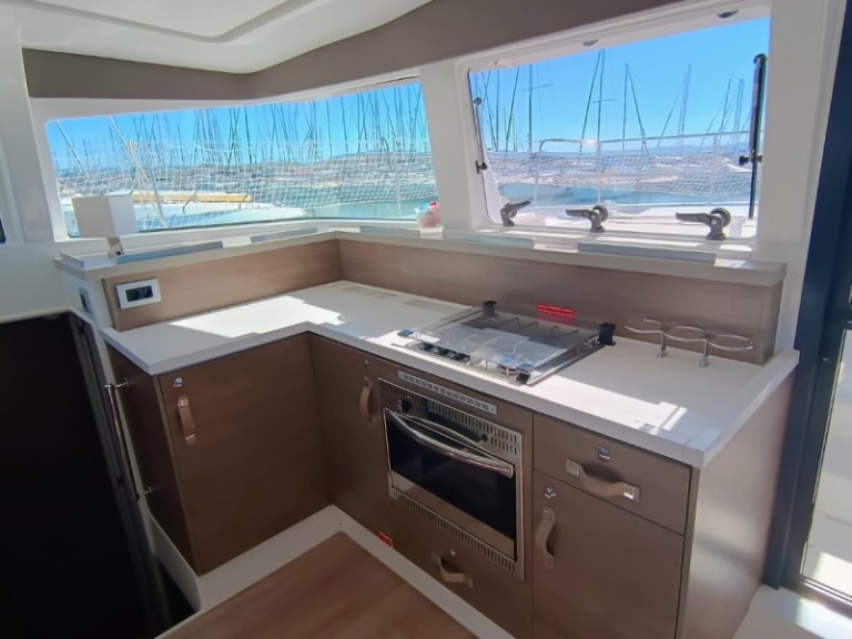 Yacht charter Capo d'Orlando cheap Bali 4.2