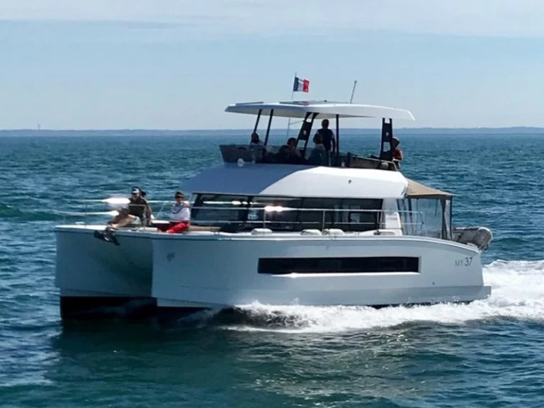 Boat rental Fountaine Pajot Fountaine Pajot MY 37 in Cogolin on Samboat