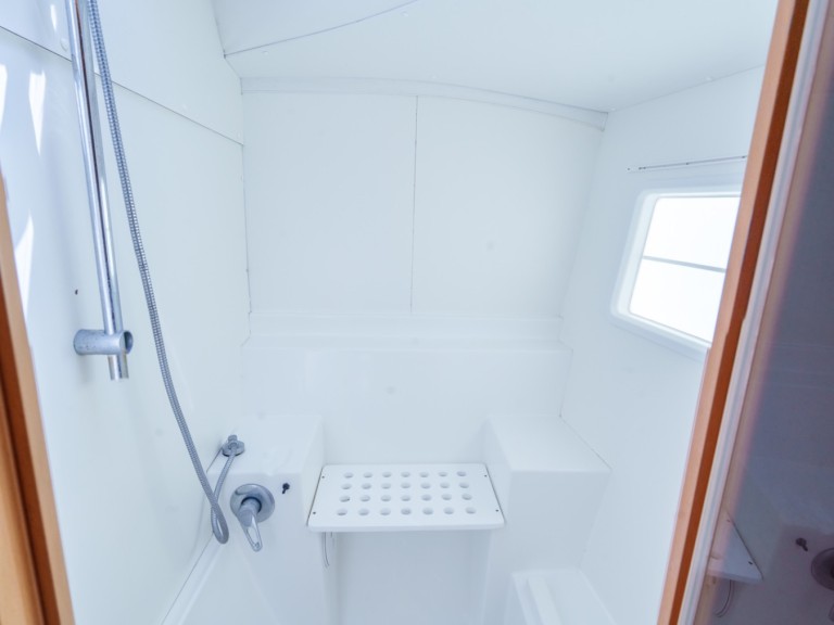 Catamaran rental with or without captain Lagoon Rangiroa