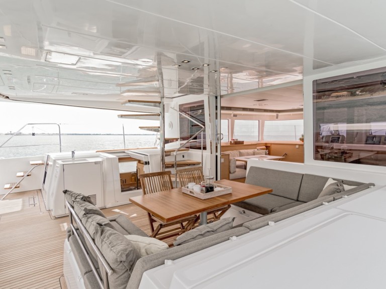 Lagoon Lagoon 560 in Sant Antoni de Portmany on SamBoat