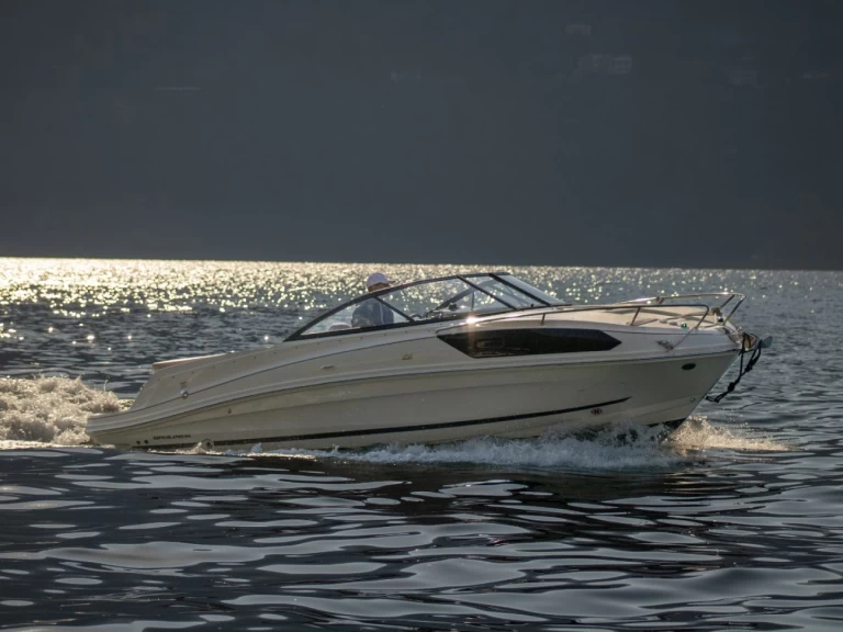 Boat rental Molinari Airon Marine 25 Mastercraft in Bellagio on Samboat