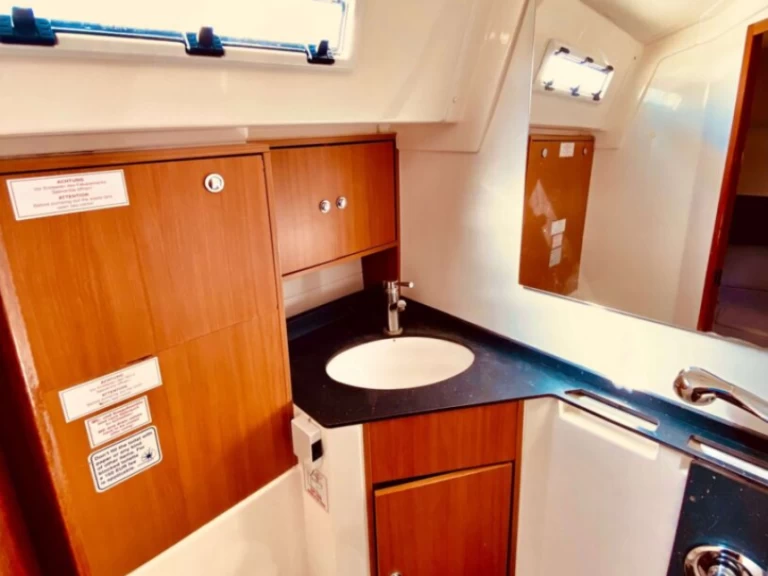 Bareboat Rental Sailboat Bavaria with a boat licence