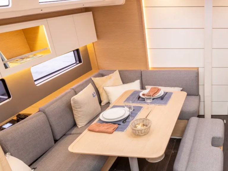 Yacht charter Rodney Bay cheap Moorings 41.3