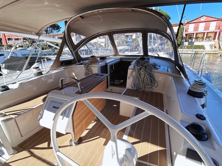 Bareboat Rental Sailboat Bavaria with a boat licence