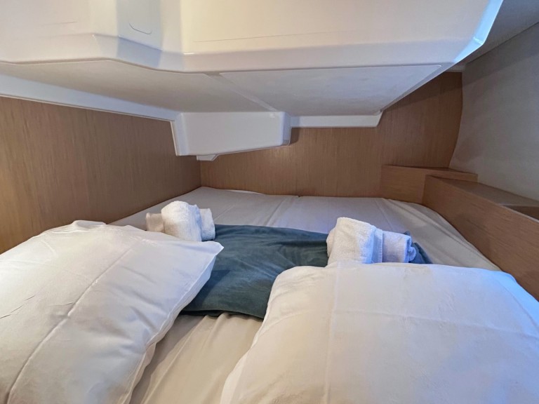 Sailboat for rent Port Grimaud at the best price