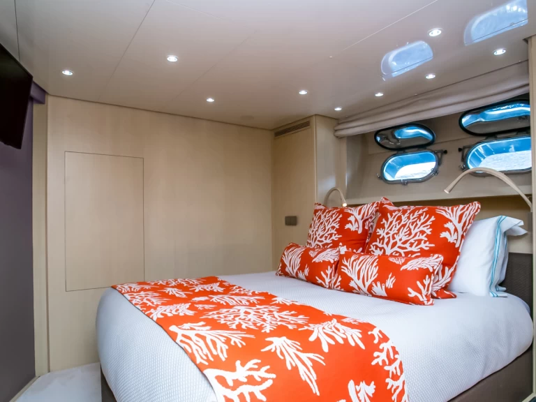 Luxury Yacht for rent Órmos Bay at the best price