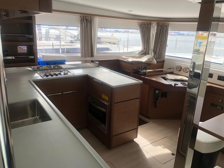 Yacht charter Cagliari cheap Lagoon 46