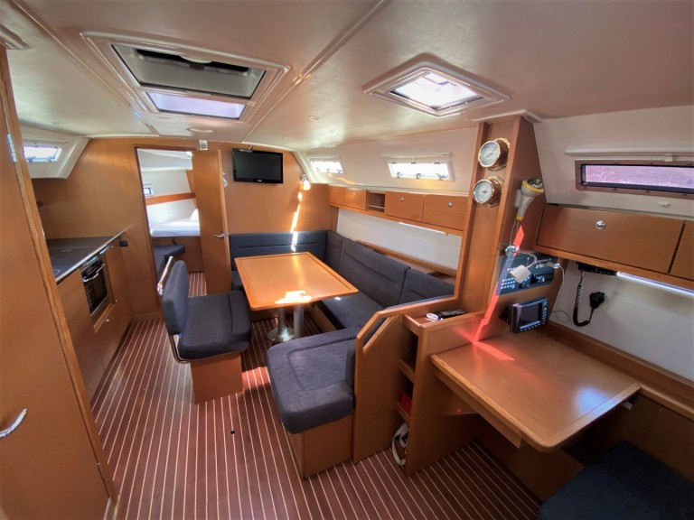 Yacht charter Sukošan cheap Bavaria 40