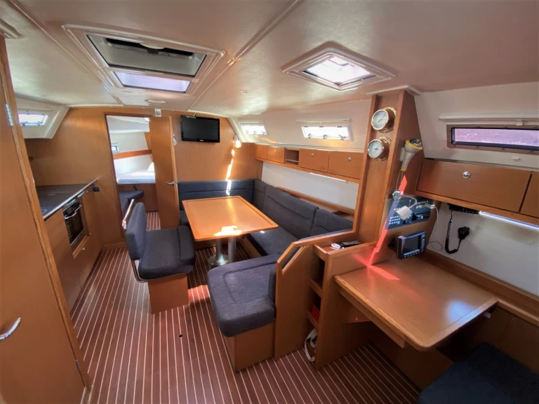 Yacht charter Sukošan cheap Bavaria 40