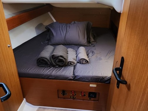 Bareboat Rental Sailboat Bénéteau with a boat licence