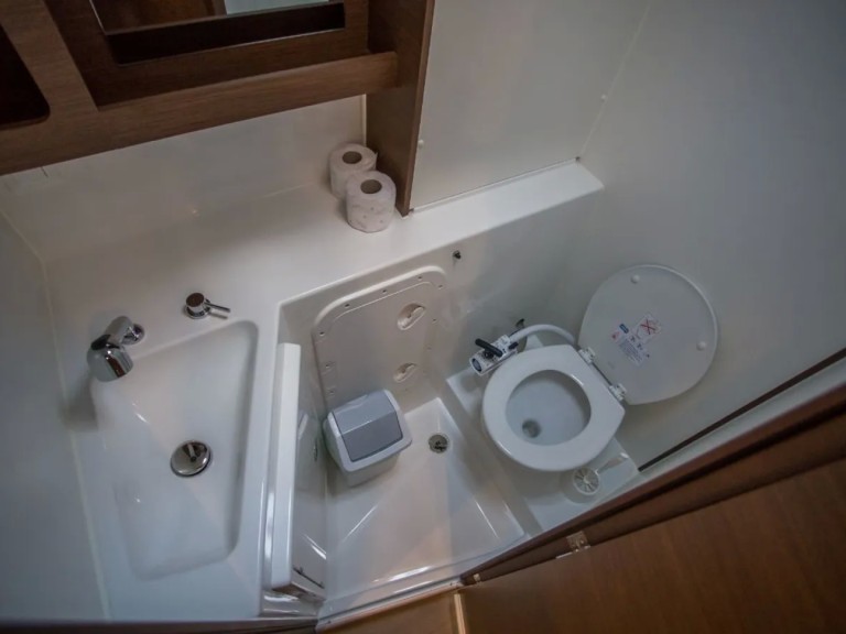 Lagoon Lagoon 42 in Ko Samui Island (Koh Samui Island) on SamBoat