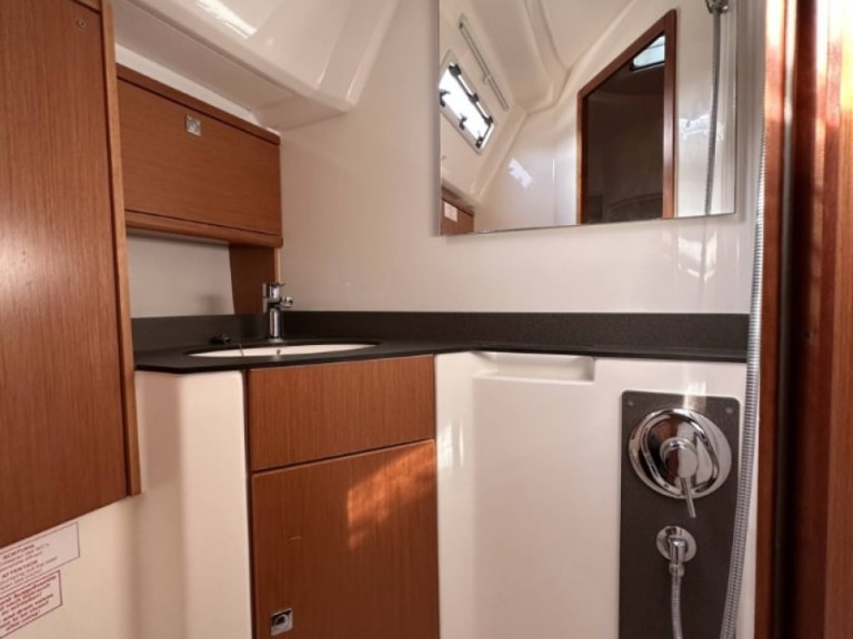 Rent a Bavaria Cruiser 46 Lefkáda