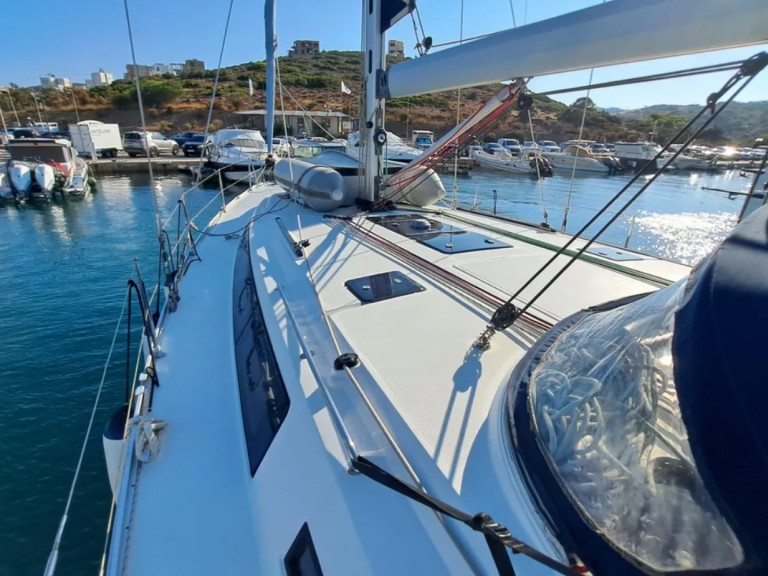 Bareboat Rental Sailboat Bavaria with a boat licence