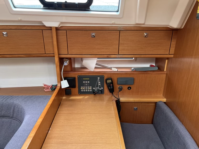 Boat rental Bavaria Bavaria 41 Cruiser in Lefkáda on Samboat