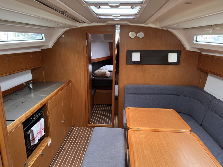 Bareboat Rental Sailboat Bavaria with a boat licence