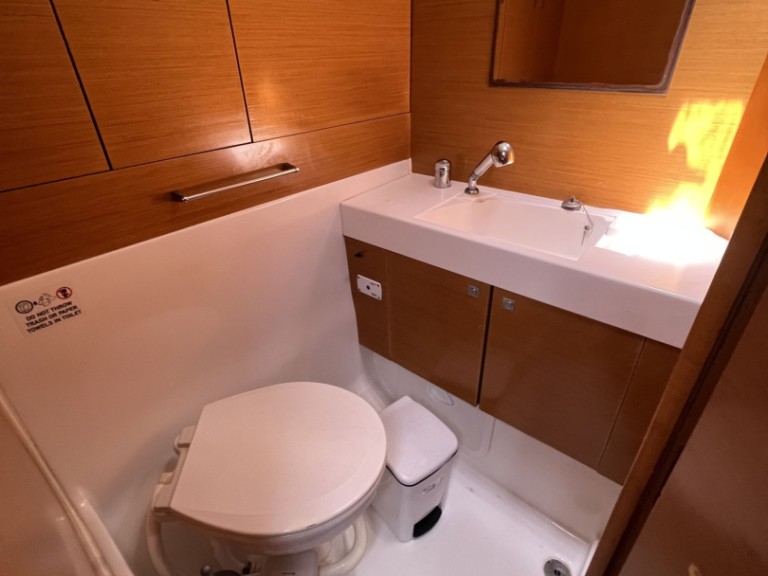 Jeanneau Sun Odyssey 509 charter bareboat or captained in  Kos