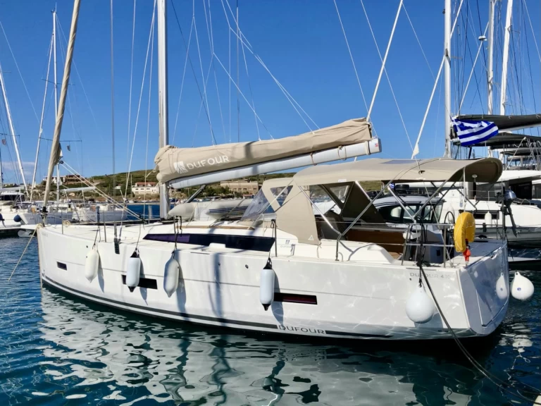 Bareboat Rental Sailboat Dufour with a boat licence