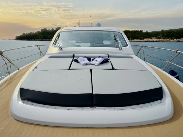 Boat rental Bavaria Bavaria Sport 44 HT in Sukošan on Samboat