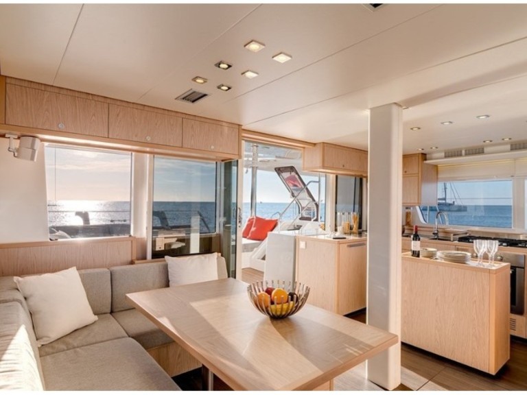 Catamaran for rent Lefkáda at the best price