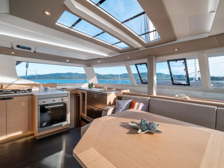 Catamaran rental in Castellammare di Stabia - Fountaine Pajot Tanna 47