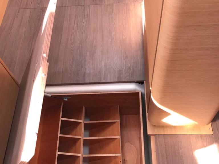 Yacht charter Piombino cheap Sun Odyssey 410