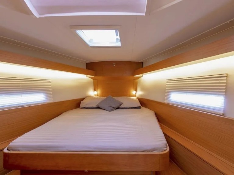 Rent a Dufour Dufour 430 Grand Large Lefkáda