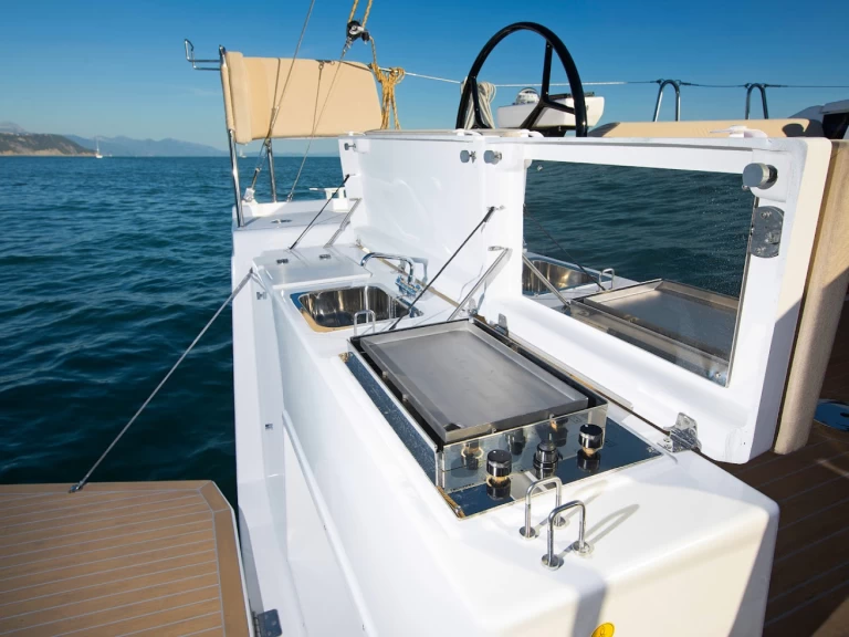 Dufour Dufour 430 Grand Large in Préveza on SamBoat