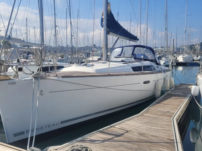 Yacht charter Saint-Quay-Portrieux cheap Oceanis 37