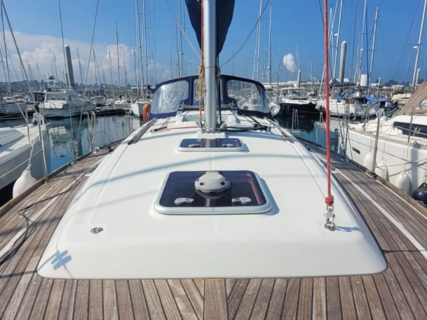 Boat rental Bénéteau Oceanis 37 in Saint-Quay-Portrieux on Samboat