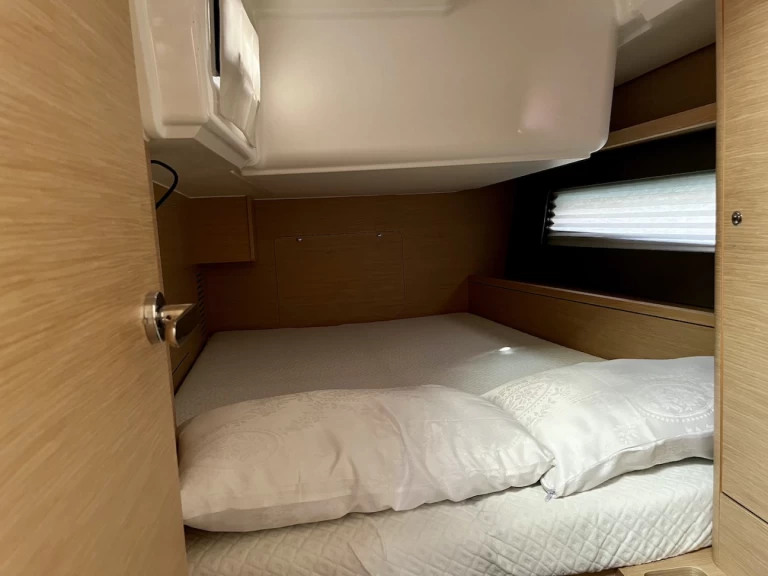 Yacht charter Lefkáda cheap Dufour 41