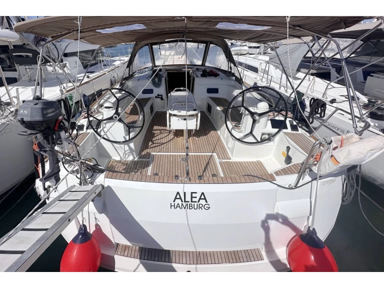 Jeanneau Sun Odyssey 519 charter bareboat or captained in  Talamona