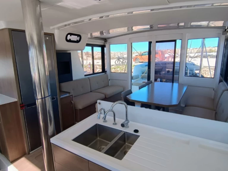 Catamaran rental in Capo d'Orlando - Bali Bali 4.2