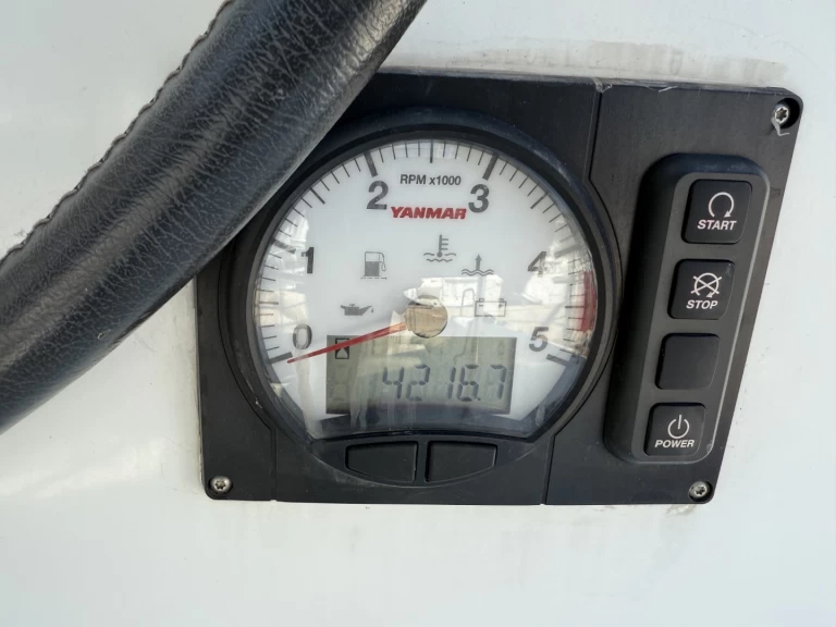 Rent a Lagoon Lagoon 39 Lávrio