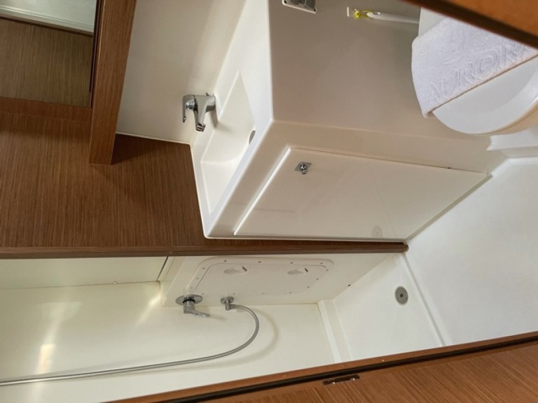 Bareboat Rental Catamaran Lagoon with a boat licence