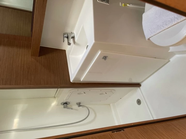 Bareboat Rental Catamaran Lagoon with a boat licence