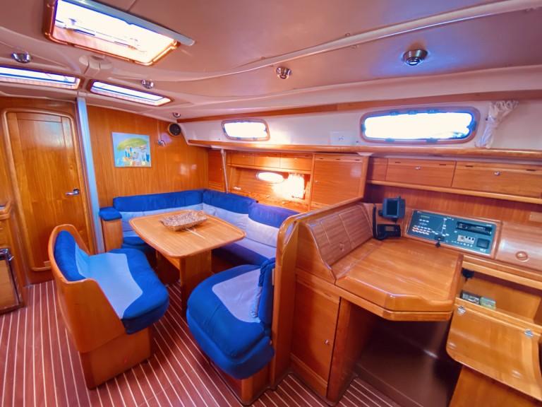 Yacht charter Lefkáda cheap Bavaria 42 Cruiser