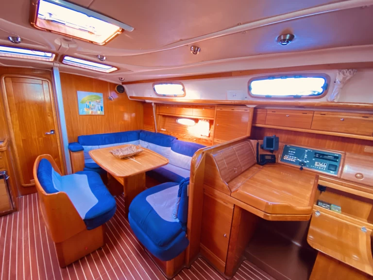 Yacht charter Lefkáda cheap Bavaria 42 Cruiser