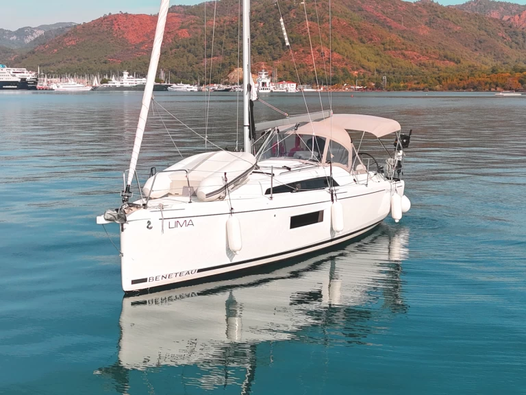 Rent a Bénéteau Oceanis 30.1 Marmaris