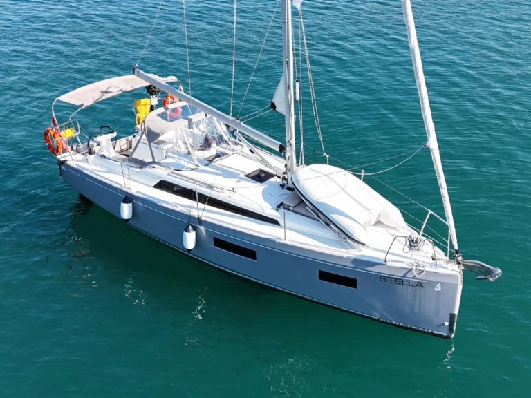 Boat rental Bénéteau Oceanis 34.1 in Fethiye on Samboat