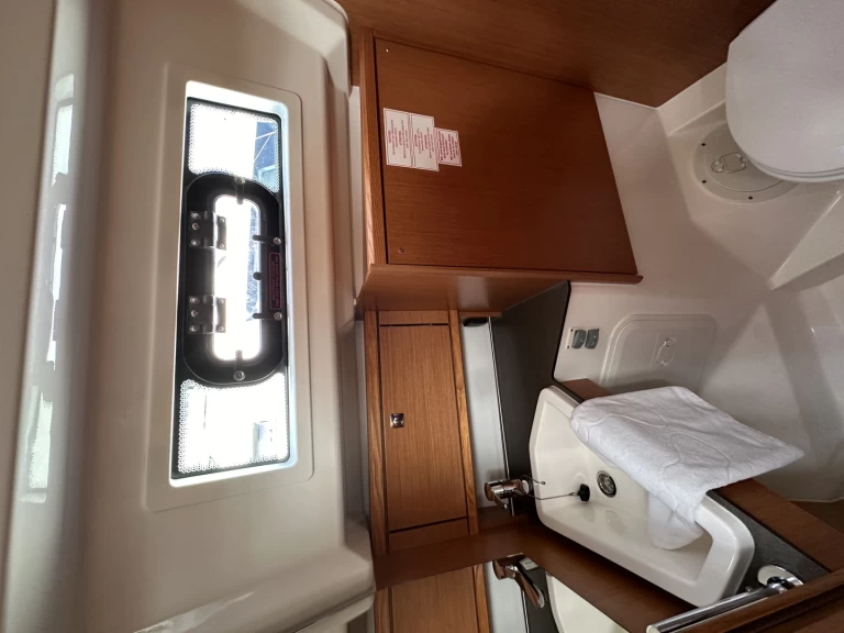 Rent a Bavaria Cruiser 34 Trogir