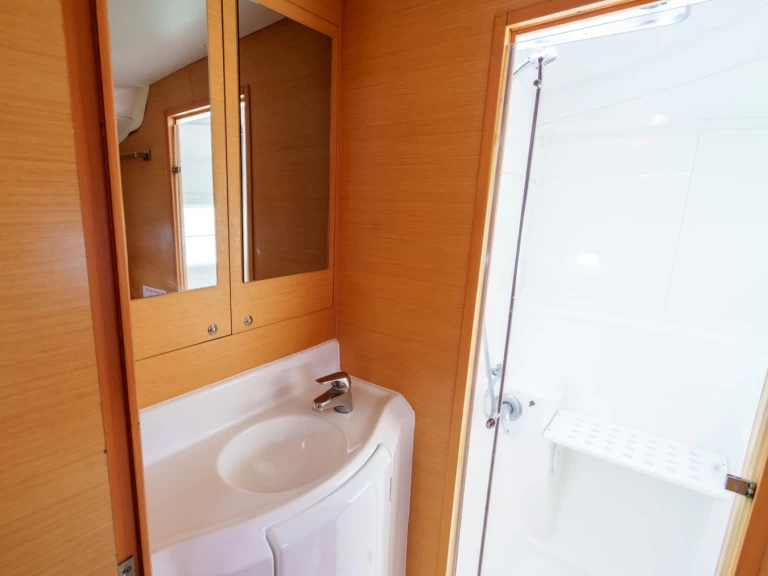 Lagoon Lagoon 380 S2 charter bareboat or captained in  Tikehau