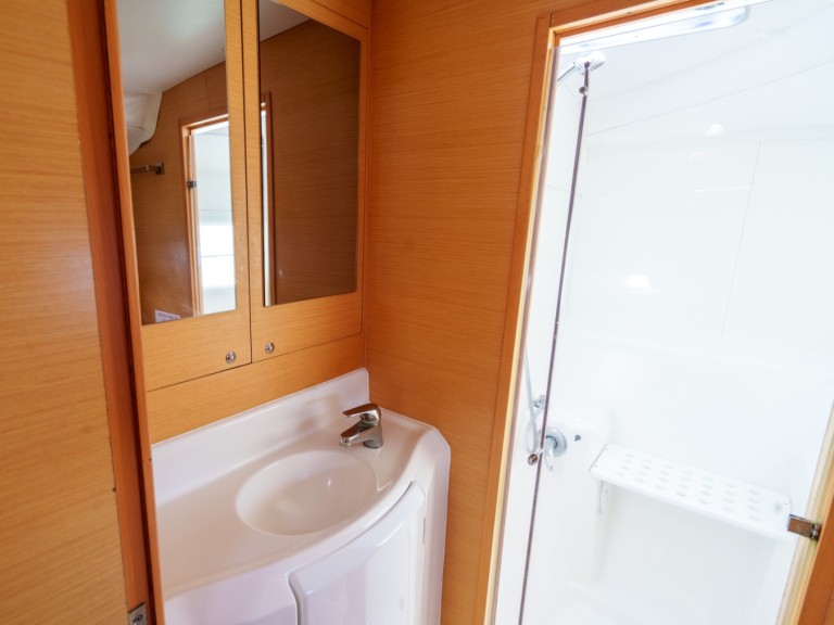 Catamaran rental in Papeete - Lagoon Lagoon 380 S2