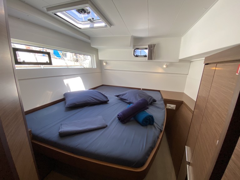 Yacht charter Ibiza Town cheap Lagoon 40