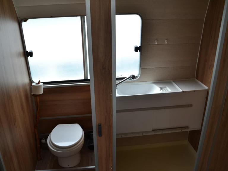 Rent a Jeanneau Classic Family 4-8 p. Sablé-sur-Sarthe